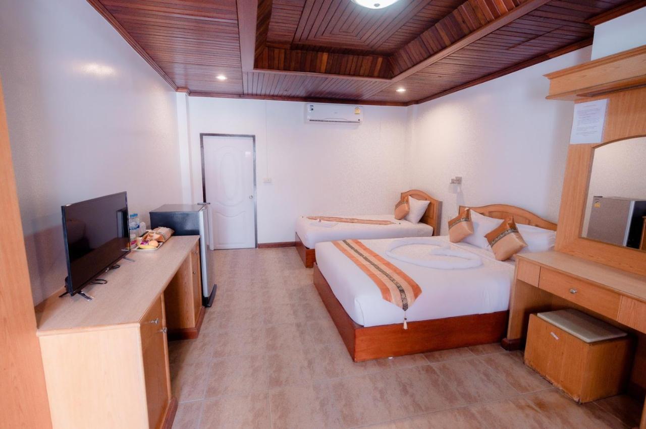 Coconut Grove Samui 3* 'צ'אוונג ביץ
